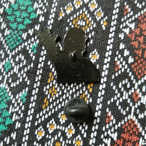 📍2/20$ Homer Simpson Wu-Tang Enamel Pin NWOT - Picture 4 of 5